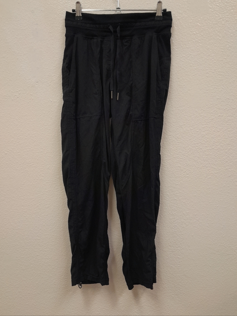 Lululemon Dance Studio Mid-Rise Jogger Size 2 Black Full Length Athletic LW5ENMS